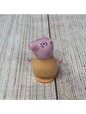 Vintage Peppa Pig Mother Pig Replacement Figurine